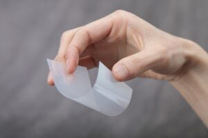 保護中: 超極薄ジルコニアフィルム